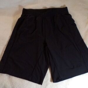 LULULEMON MENS BLACK SHORTS